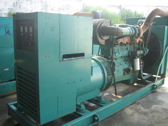 鄂城租赁发电机- 发电机碳刷磨损的原因是什么