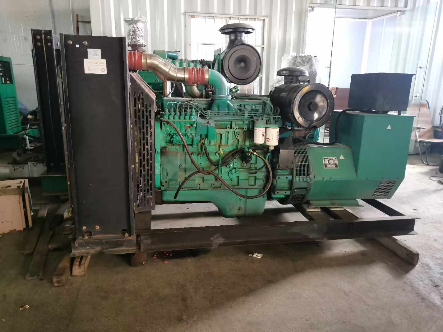 鄂城发电机租赁如何确定电缆的承载电流是否在安全范围内？