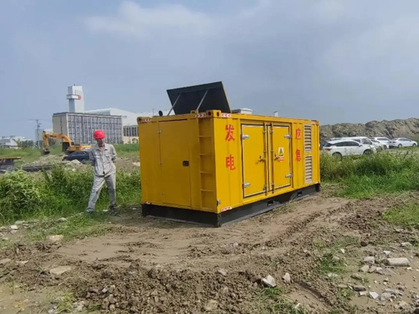 鄂城200KW柴油发电机机组每小时的油耗量受哪些因素影响？